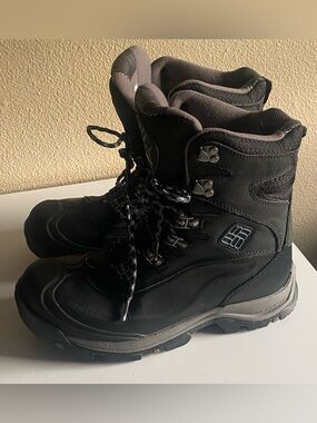 Columbia Bugaboot Plus III Omni-Heat Women’s 10 Black Boots Waterproof Insulated